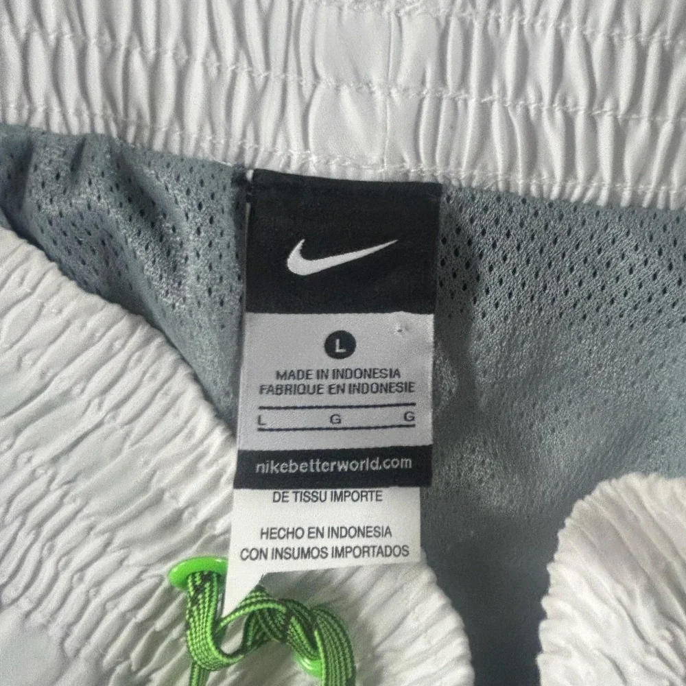 Nike Swim Shorts Mens Large White Green Black Colorblock Mesh Lined Trunks Logo